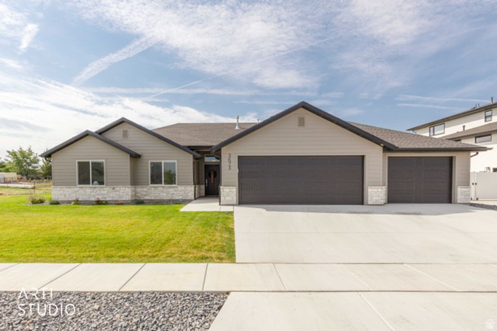 3673 W STANMORE DR, Taylor, UT 84401 — exterior