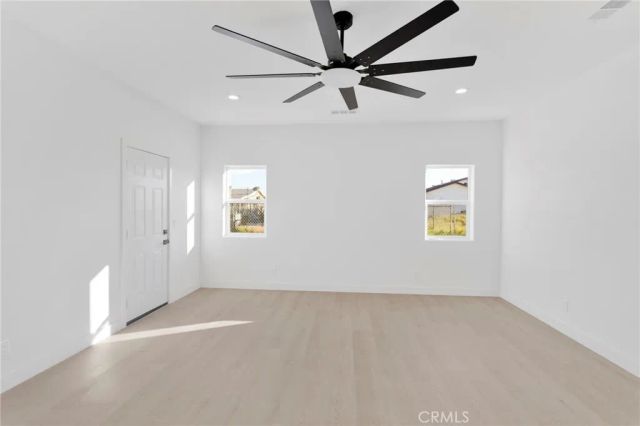 16443 Pine Street, Hesperia, CA 92345