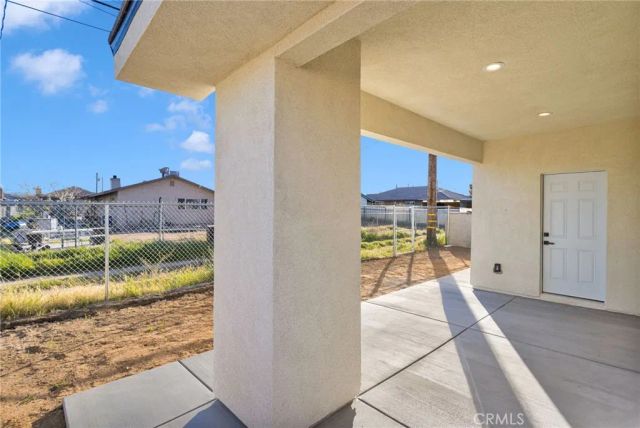 16443 Pine Street, Hesperia, CA 92345