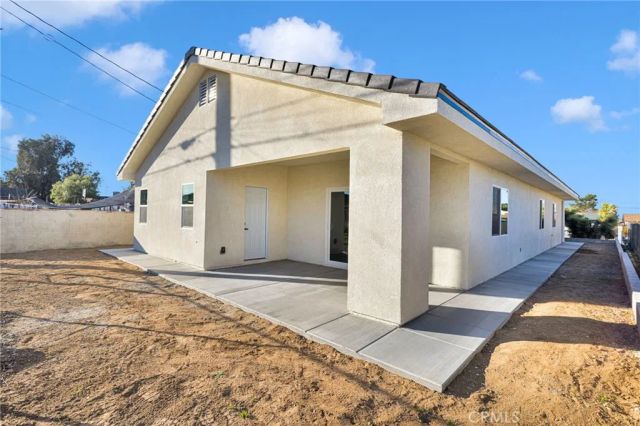 16443 Pine Street, Hesperia, CA 92345