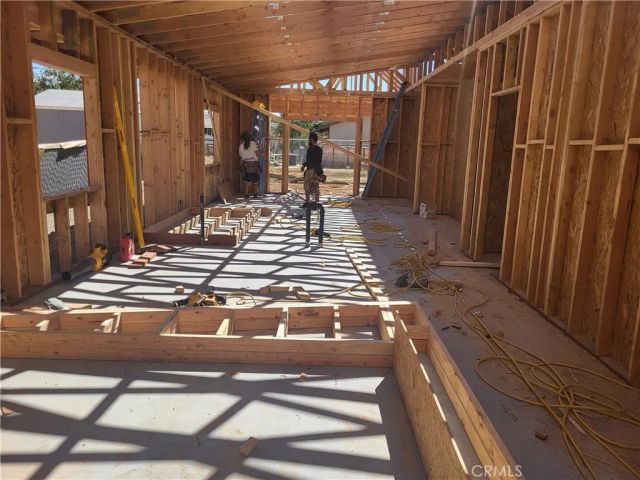 16443 Pine Street, Hesperia, CA 92345