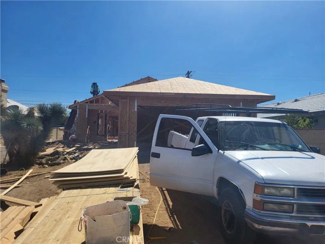 16443 Pine Street, Hesperia, CA 92345