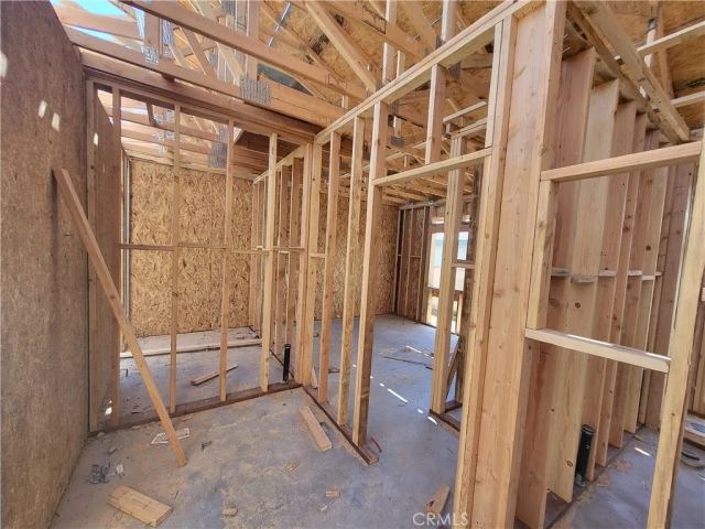 16443 Pine Street, Hesperia, CA 92345