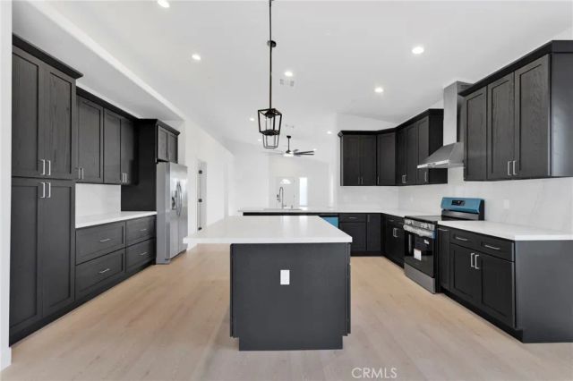 16443 Pine Street, Hesperia, CA 92345