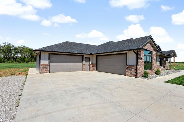 104 N Estes St, Garden Plain, KS 67050