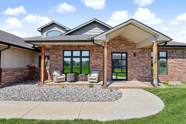 104 N Estes St, Garden Plain, KS 67050