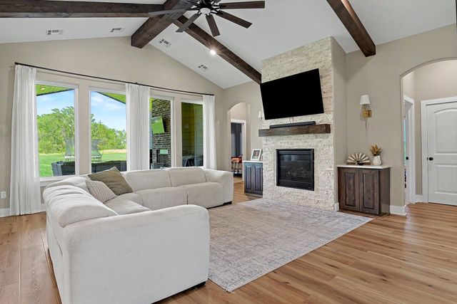 104 N Estes St, Garden Plain, KS 67050