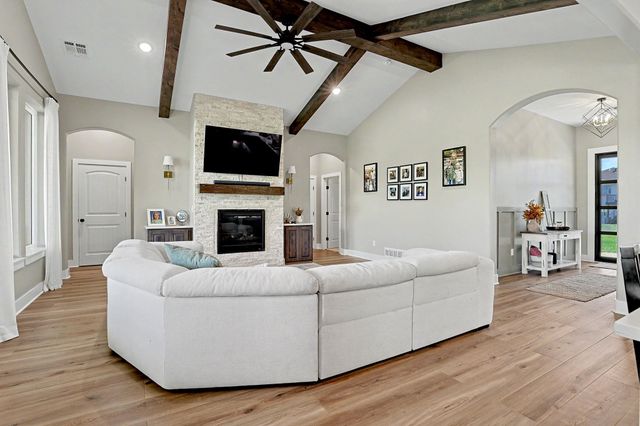 104 N Estes St, Garden Plain, KS 67050