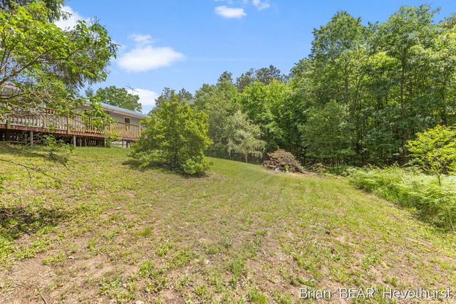 18249 8 Mile Road, Stanwood, MI 49346