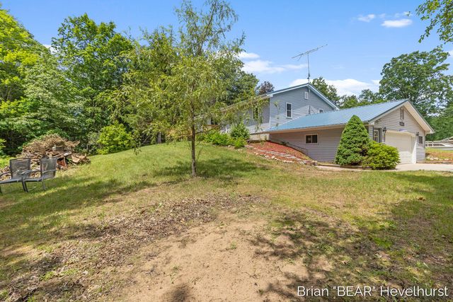 18249 8 Mile Road, Stanwood, MI 49346