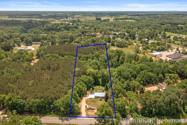 18249 8 Mile Road, Stanwood, MI 49346