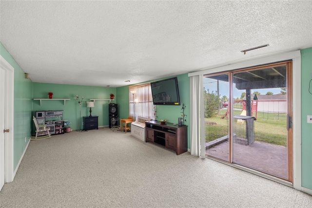 110 Lynwood Drive, Huxley, IA 50124