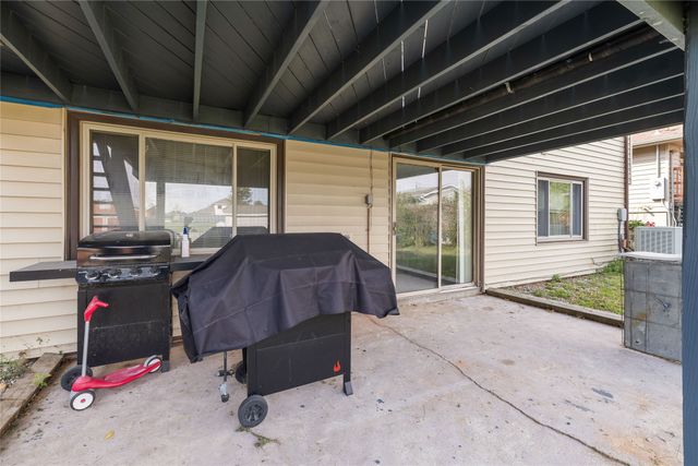 110 Lynwood Drive, Huxley, IA 50124