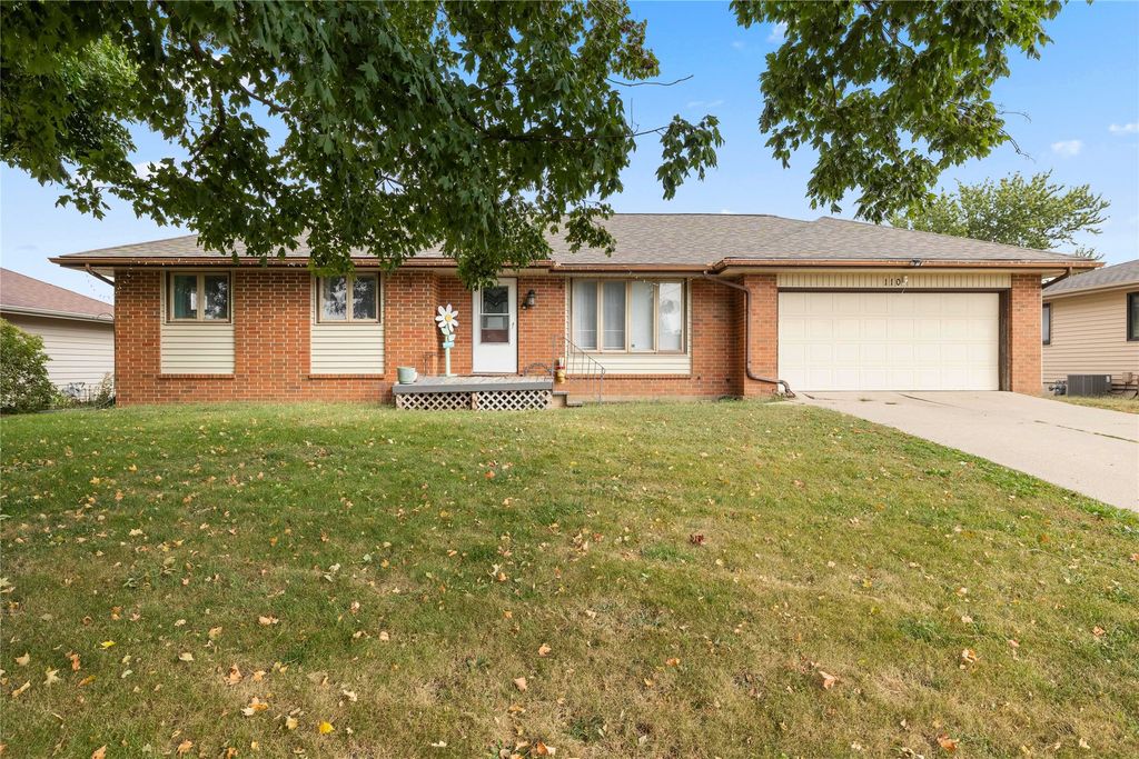 110 Lynwood Drive, Huxley, IA 50124