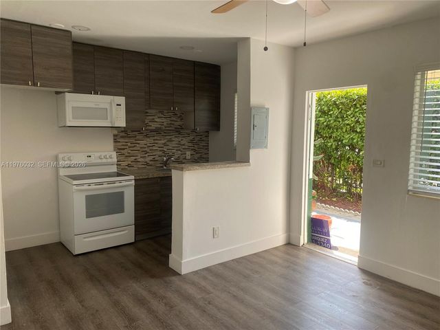 479 SW 3rd St 4, Miami, FL 33130