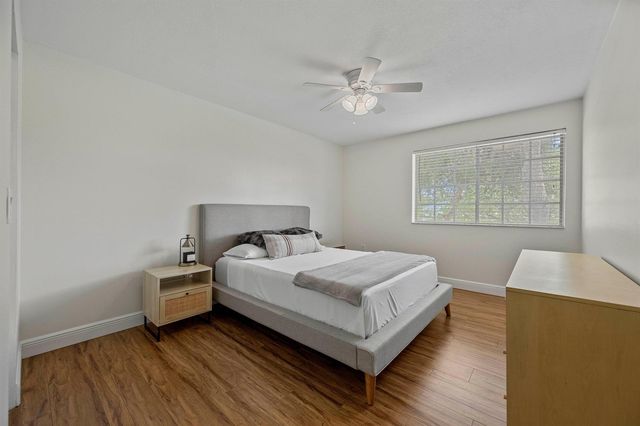 1727 Village Boulevard 306, West Palm Beach, FL 33409
