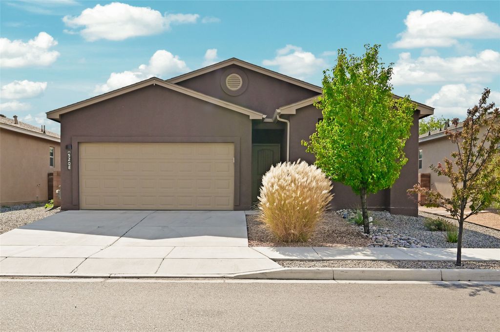 5208 Camino Del Griego, Santa Fe, NM 87507