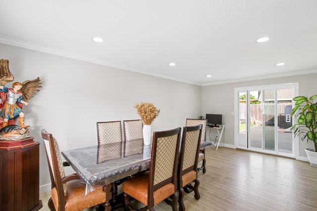 3548 Sunrise Pines Dr, Sacramento, CA 95827