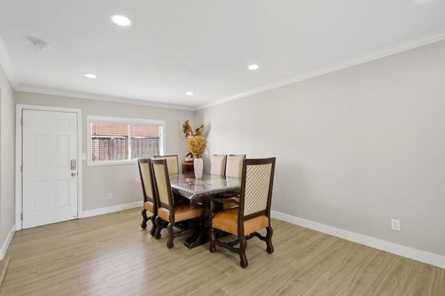 3548 Sunrise Pines Dr, Sacramento, CA 95827