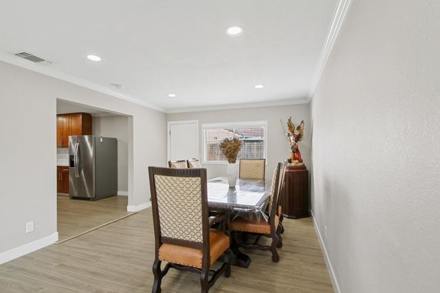 3548 Sunrise Pines Dr, Sacramento, CA 95827