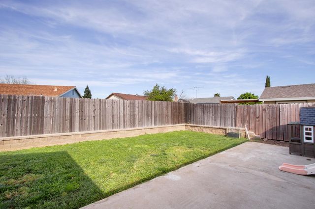 3548 Sunrise Pines Dr, Sacramento, CA 95827