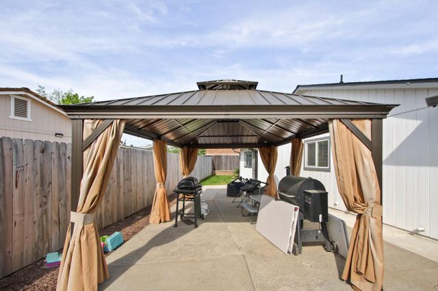 3548 Sunrise Pines Dr, Sacramento, CA 95827