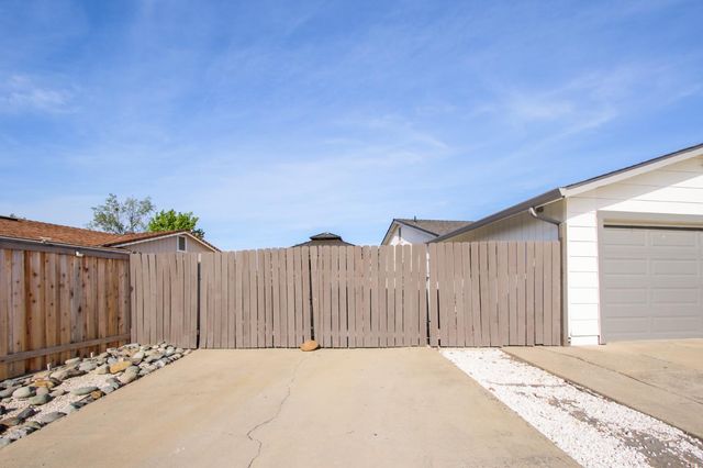 3548 Sunrise Pines Dr, Sacramento, CA 95827