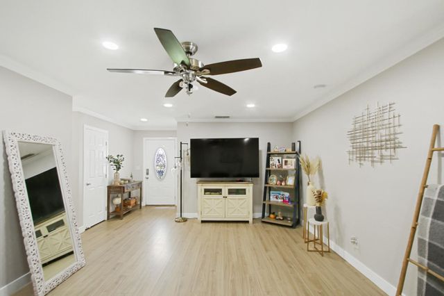 3548 Sunrise Pines Dr, Sacramento, CA 95827