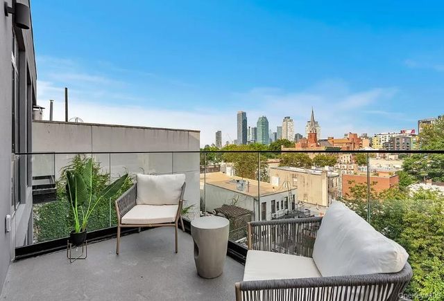 50-07 5th Street 4D, Long Island City, NY 11101