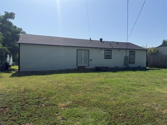 205 22nd Street, Grand Prairie, TX 75050