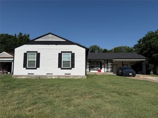 205 22nd Street, Grand Prairie, TX 75050