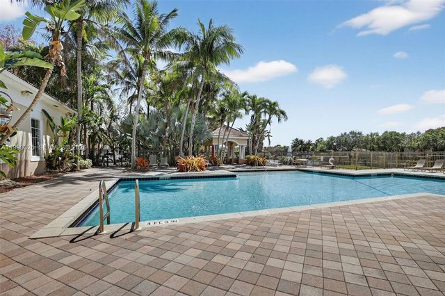 2496 Centergate Dr 301, Miramar, FL 33025