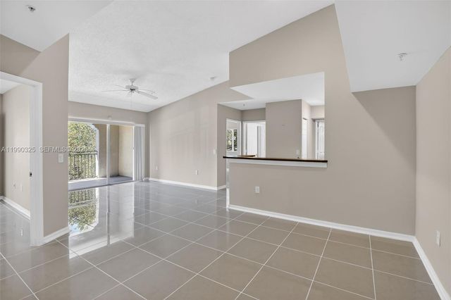 2496 Centergate Dr 301, Miramar, FL 33025
