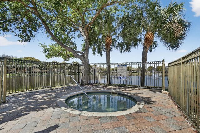 2496 Centergate Dr 301, Miramar, FL 33025