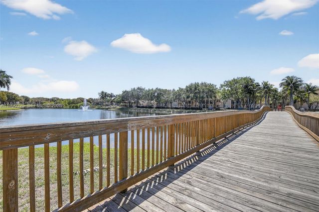 2496 Centergate Dr 301, Miramar, FL 33025