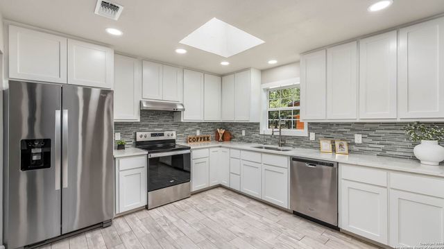 8851 Rebecca Creek Rd, Spring Branch, TX 78070