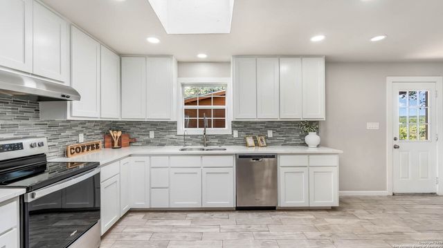 8851 Rebecca Creek Rd, Spring Branch, TX 78070