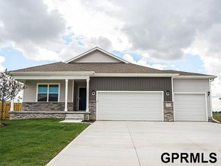 18463 Rose Lane Road, Gretna, NE 68136