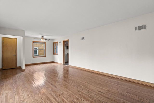 2459 S 82nd STREET, West Allis, WI 53219