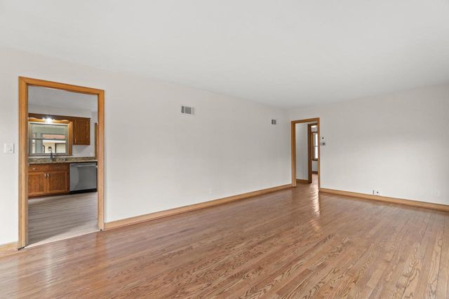 2459 S 82nd STREET, West Allis, WI 53219