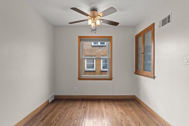 2459 S 82nd STREET, West Allis, WI 53219