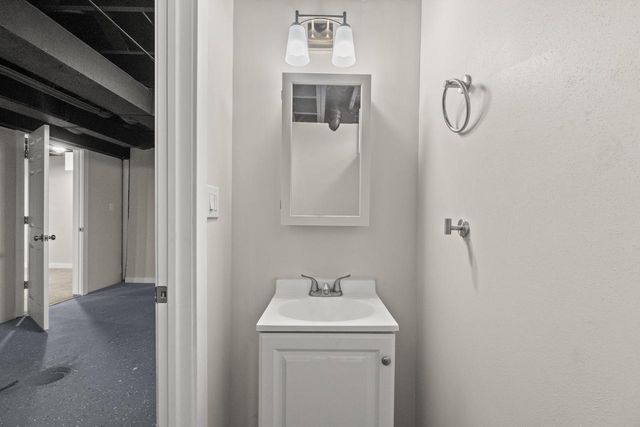 2459 S 82nd STREET, West Allis, WI 53219