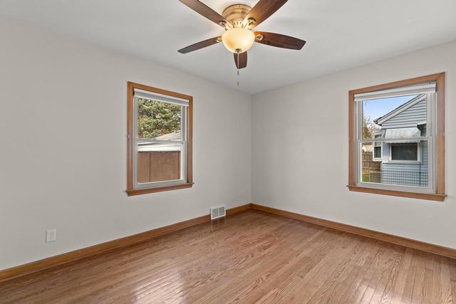 2459 S 82nd STREET, West Allis, WI 53219