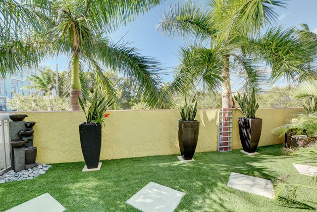 185 NE 4th Avenue 203, Delray Beach, FL 33483