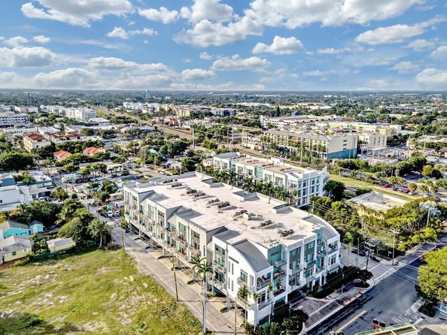 185 NE 4th Avenue 203, Delray Beach, FL 33483