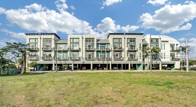 185 NE 4th Avenue 203, Delray Beach, FL 33483