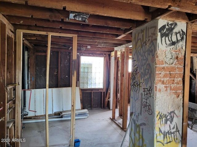 215 N 12TH Avenue, Phoenix, AZ 85007