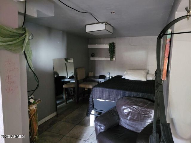 215 N 12TH Avenue, Phoenix, AZ 85007