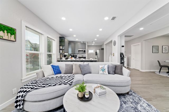 2501 Dunlavy Street, Houston, TX 77006