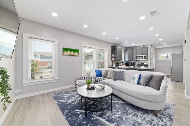2501 Dunlavy Street, Houston, TX 77006